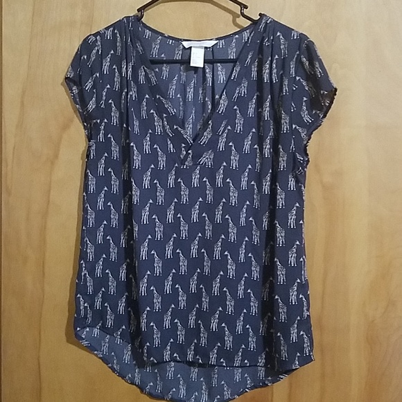 H&M Tops - H&M Giraffe Print Shirt